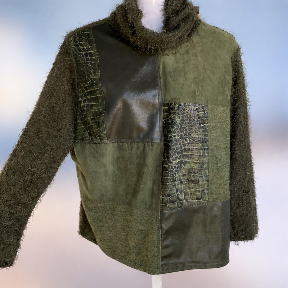 ERIC RYAN SPORT Green Faux Leather outfit, Size 10. 
2 pieces.